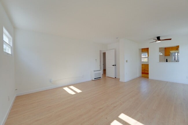Building Photo - 1344 Diamond St