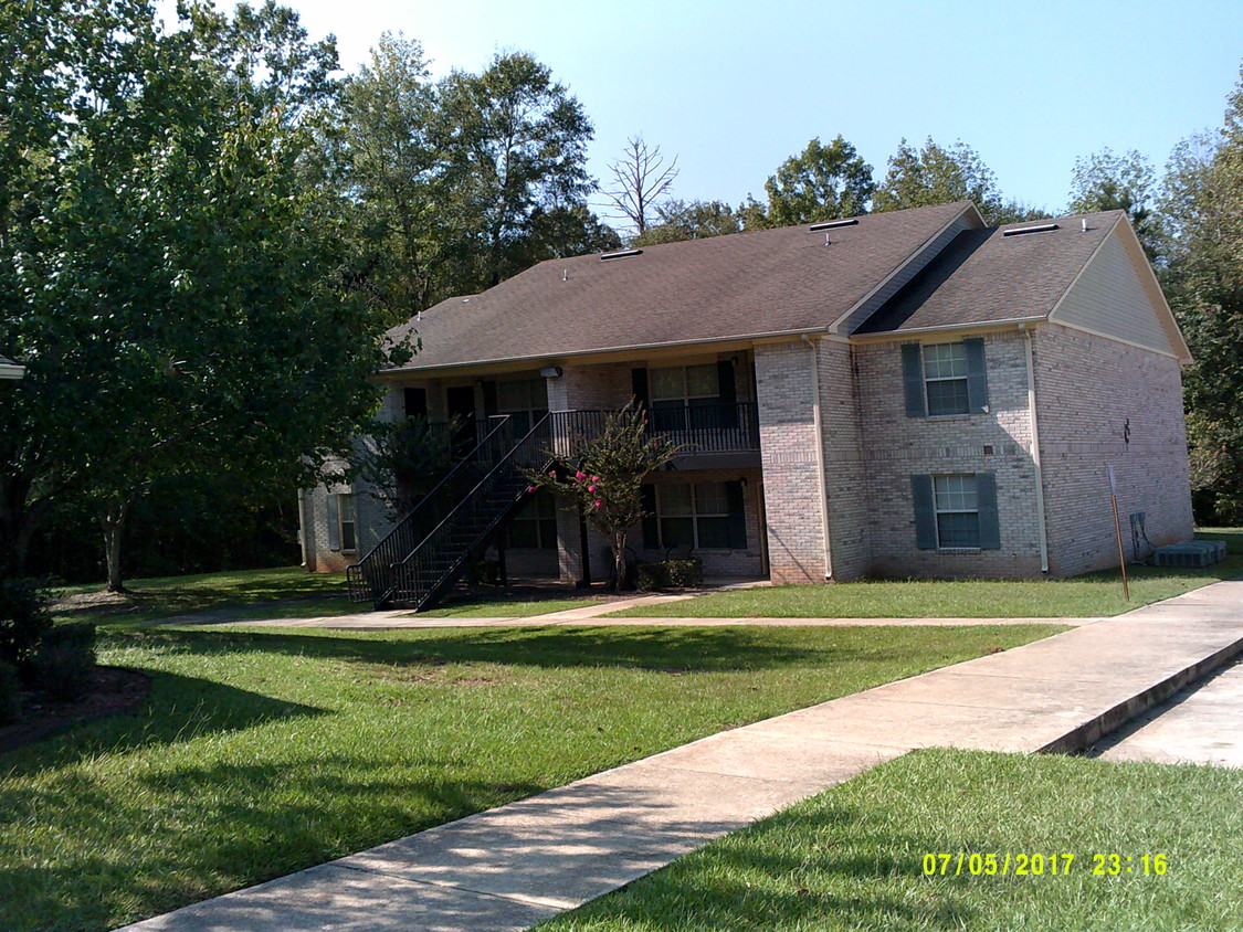 Building Photo - Pebble Creek Apartments