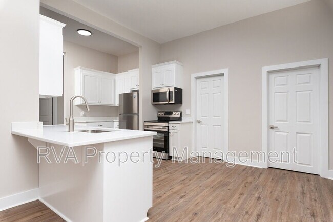 Foto del edificio - 9800 Golf Course Dr