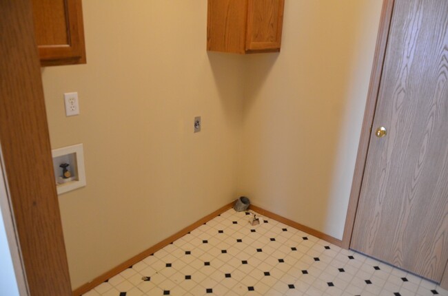 Building Photo - Nice 3 Bedroom 2 Bath in Strafford! $1150
