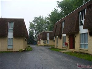 Building Photo - 290 Colonial Dr