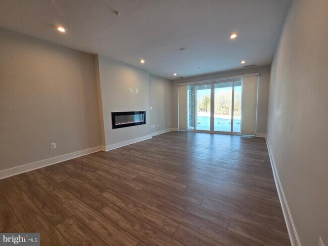 Building Photo - 170 Harrier Wy