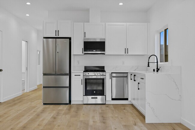 Building Photo - 659 Imogen Ave