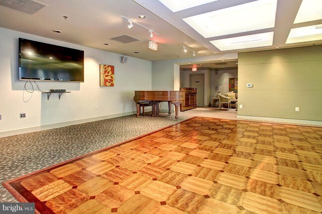 Foto del edificio - 2151 Jamieson Ave