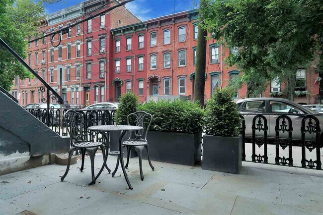 Foto del edificio - 218 8th St