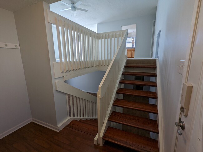 Building Photo - 2 Shadow Wood Ct
