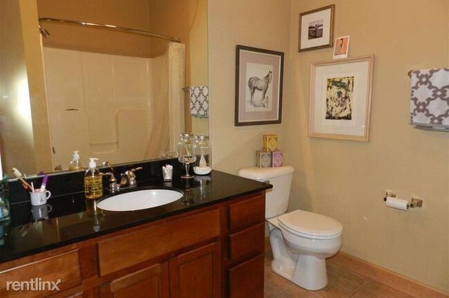 Building Photo - 1 br, 1 bath  - 8253 Mayo Dr Unit 209