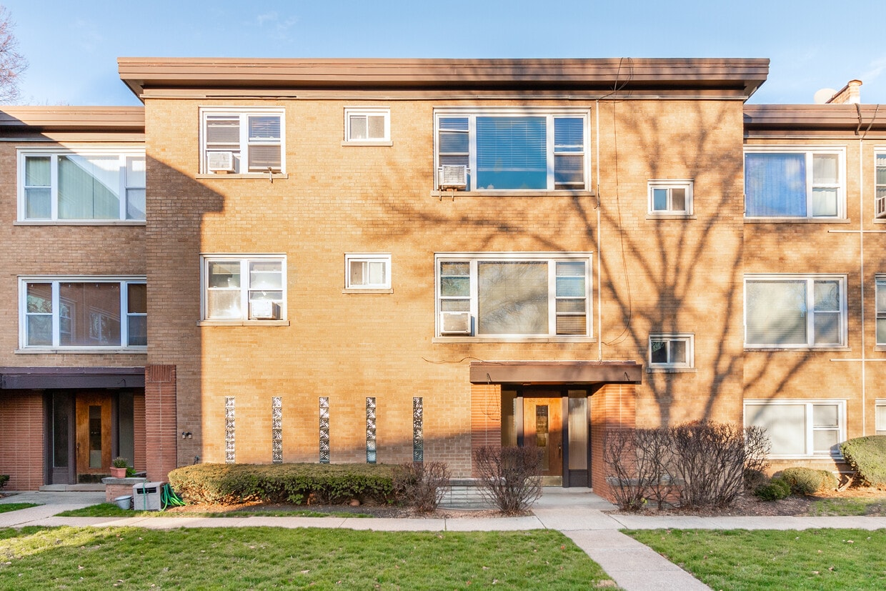 6815 N Northwest Hwy Unit 2, Chicago, IL 60631 Condo for Rent in
