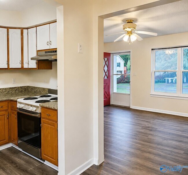 Foto del edificio - 3311 Wilks Pl SW