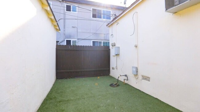 Foto del edificio - 12210 Culver Blvd