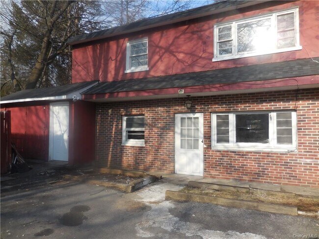 Building Photo - 14 Maurice Ln