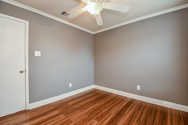 Foto del edificio - 13106 Kingston Point Ln