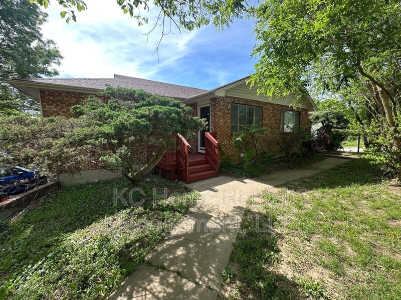 Foto principal - 1903 N 77th St