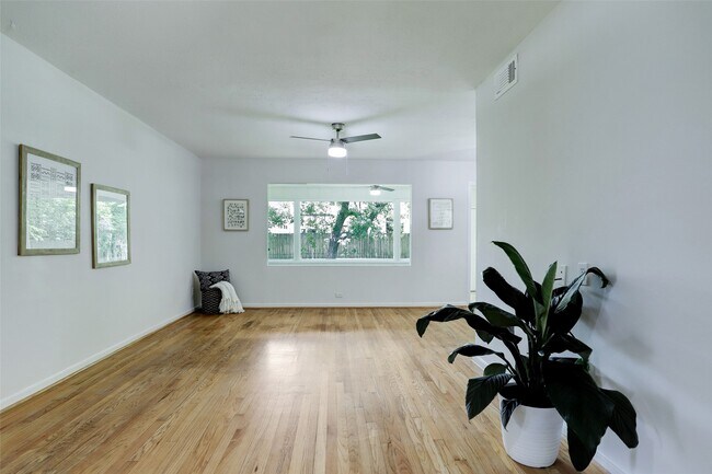 Foto del edificio - 4125 Woodfox St