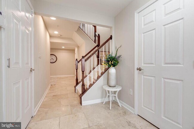 Foto del edificio - 7217 Maidstone Pl