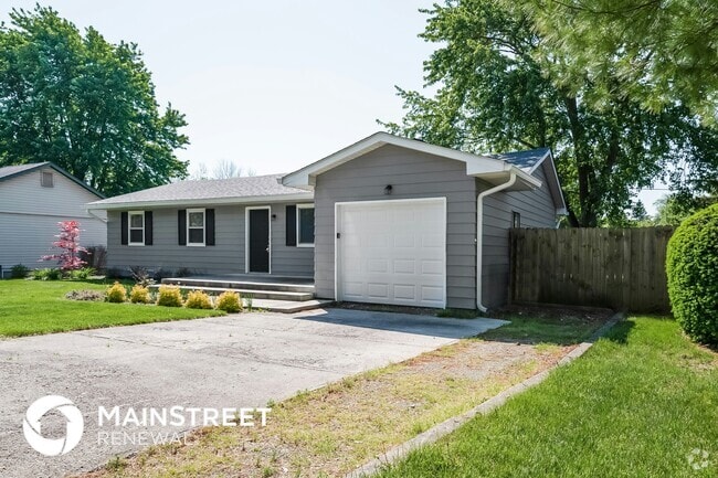 Building Photo - 636 Holiday Dr