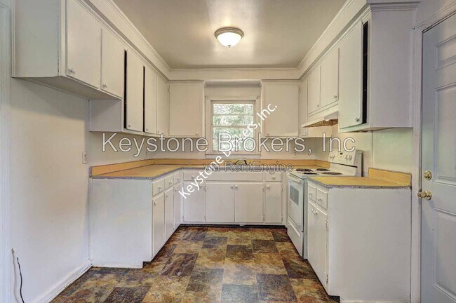 Foto del edificio - 2634 Tredway Dr