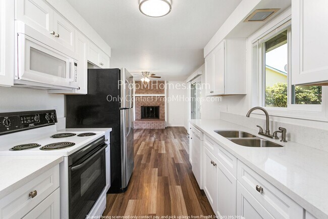 Foto del edificio - Where Charm Meets Comfort, Three Bedroom R...