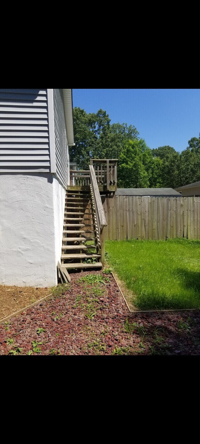 Building Photo - 1117 Wildwood Ln