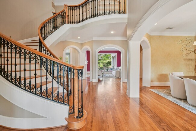 Building Photo - 2 Wilmington Ct