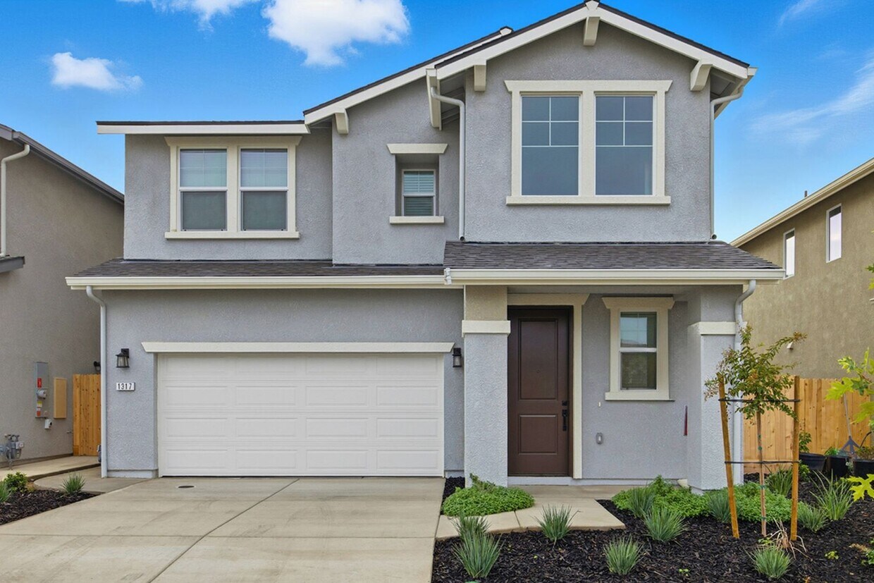 Primary Photo - Brand New 4 Bedroom 3 Bathroom with solar in NW Visalia!!!