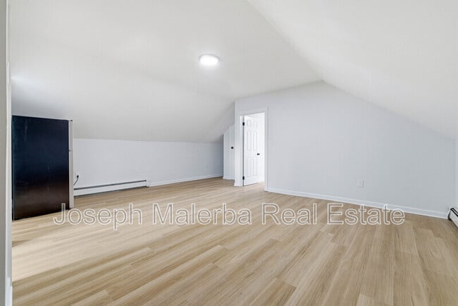 Photo - 848 Bank St Apartment