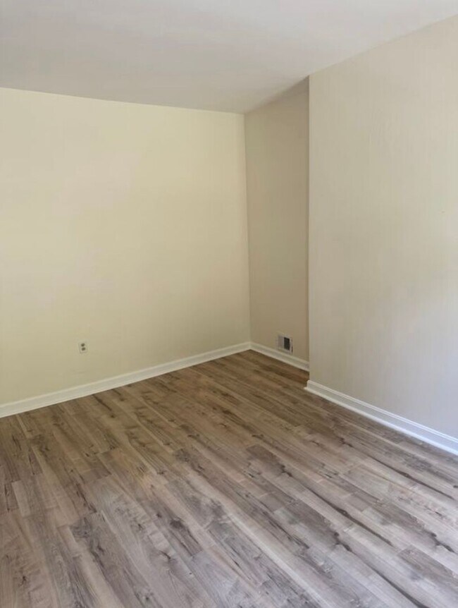 Foto del edificio - 939 Lamont St