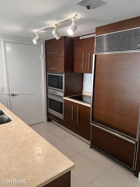 Building Photo - 2 br, 2 bath Condo - 475 Brickell Ave Apt ...