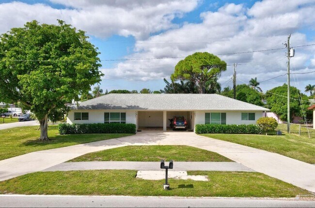 Foto del edificio - 7643 Overlook Rd