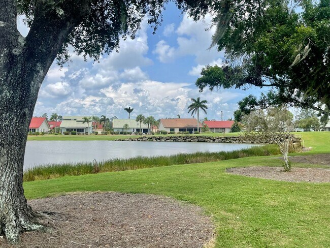 Building Photo - Cross Creek 2nd floor condo 2 bed 2 bath !!!!!