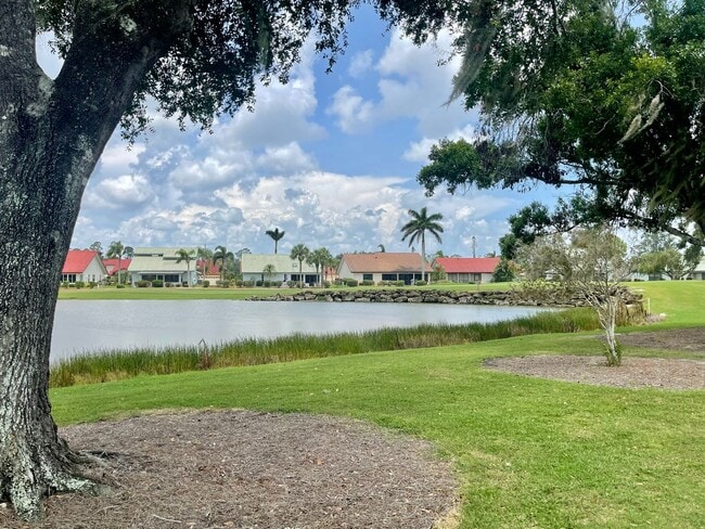 Foto del edificio - Cross Creek 2nd floor condo 2 bed 2 bath !!!!!