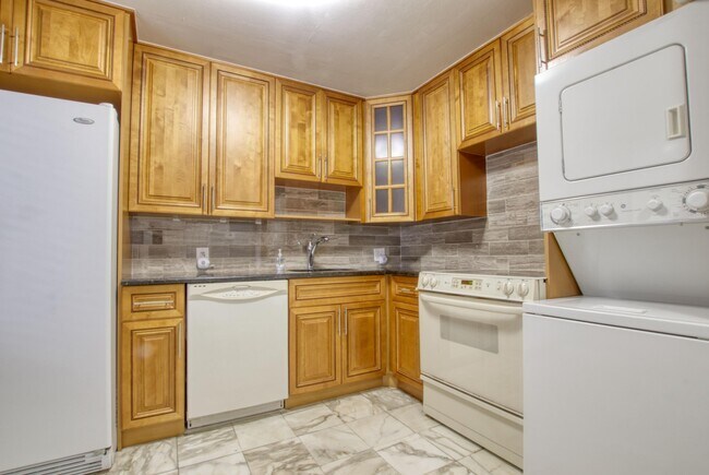 Building Photo - 4489 Luxemburg Ct