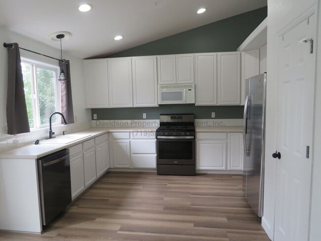 Building Photo - 6369 Cache Dr