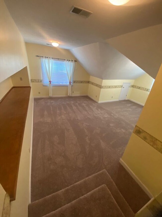 Foto del edificio - Gorgeous 5 Bedroom 3 Bathroom Brick Home in Woodside Plantation!