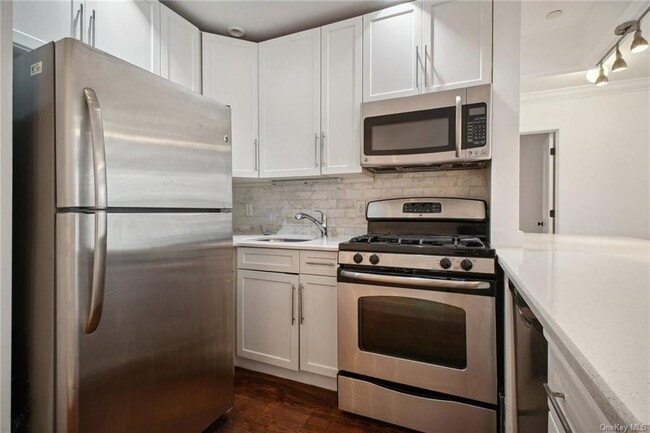 Building Photo - 118 W 112th St
