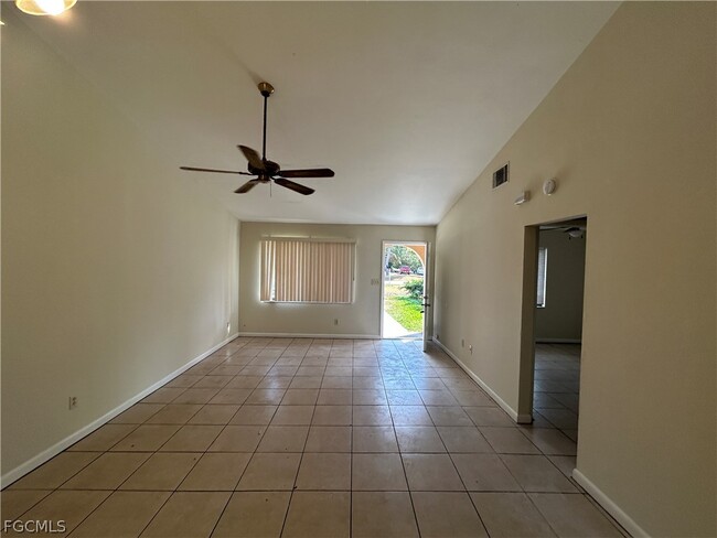 Foto del edificio - 17380 W Carnegie Cir