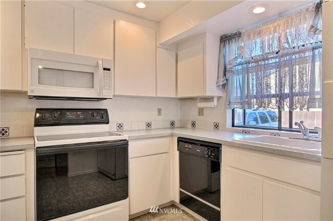 Foto del edificio - 120 124th St SW