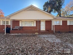 Building Photo - 664 Denning Pl