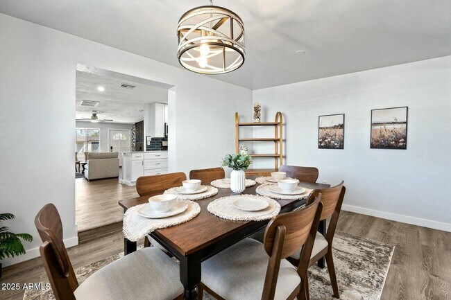 Foto del edificio - 8050 N 11th Pl