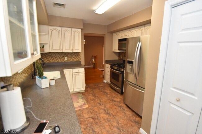 Building Photo - 31 Independence Way