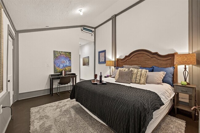 Foto del edificio - 100 W Hamilton St