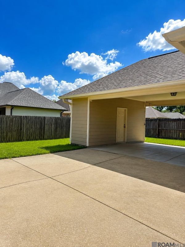 Building Photo - 40313 Coldwater Landing