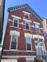 Building Photo - 1300 N Greenview Ave