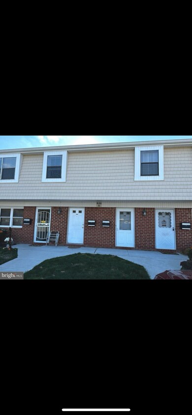 Primary Photo - 909 Silver Ct