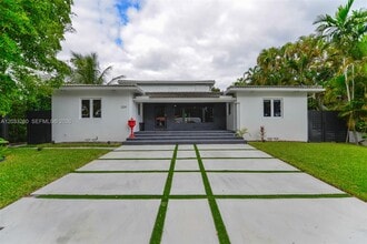 Building Photo - 1209 NE 96th St