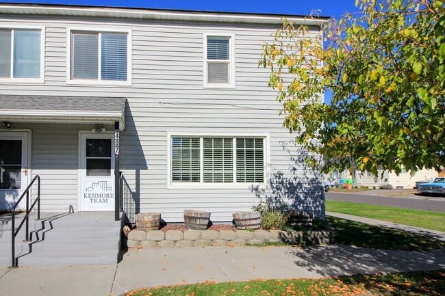 Building Photo - 402 Benham St