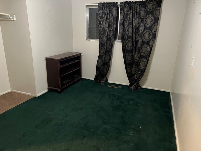 Building Photo - 855 S 400 W