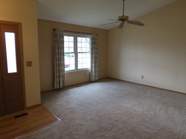 Building Photo - 1106 Rendezvous Ln