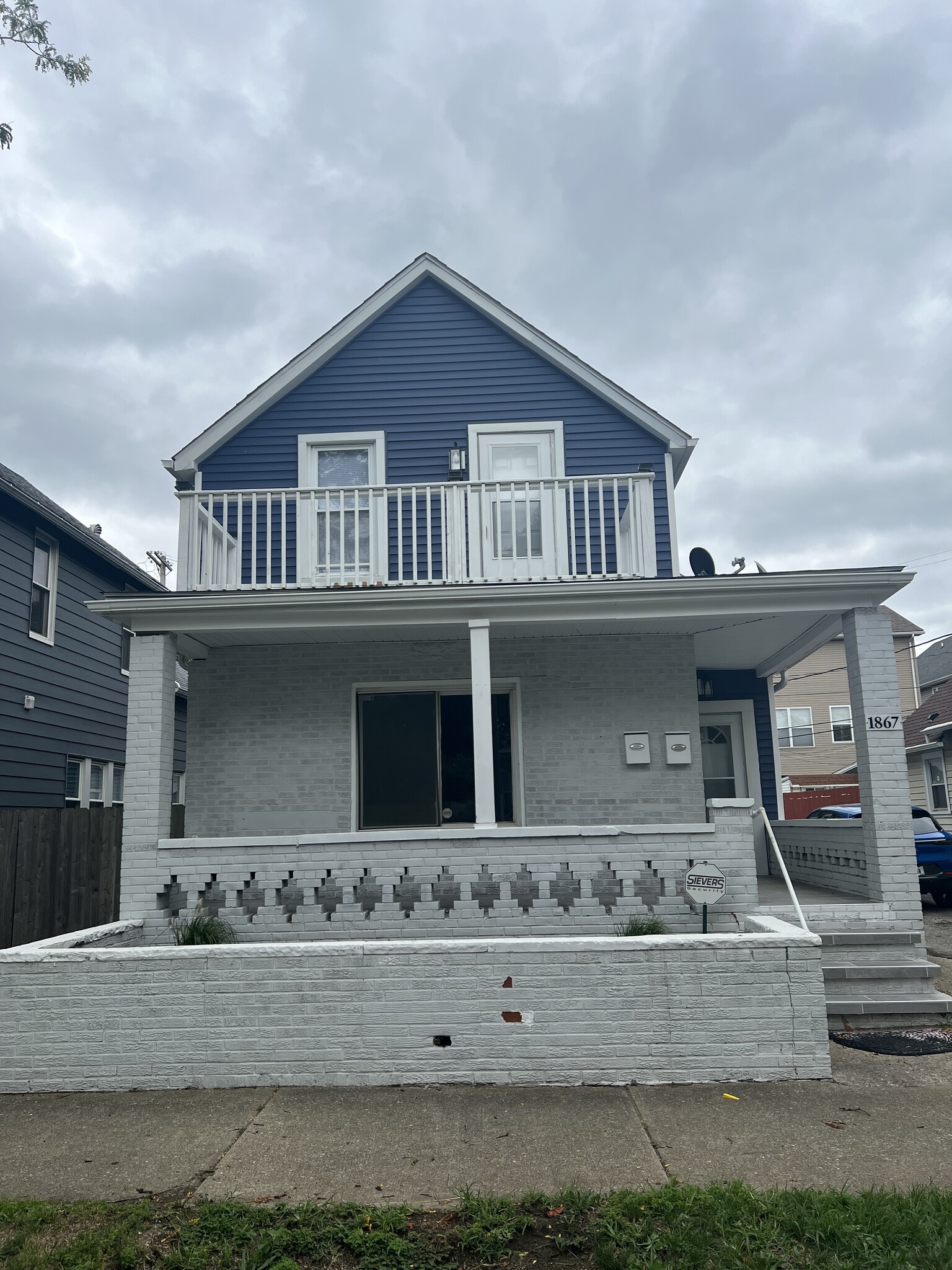 1867 W 57th St Cleveland, OH 44102 – photo 1