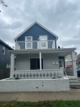 Building Photo - 1867 W 57th St